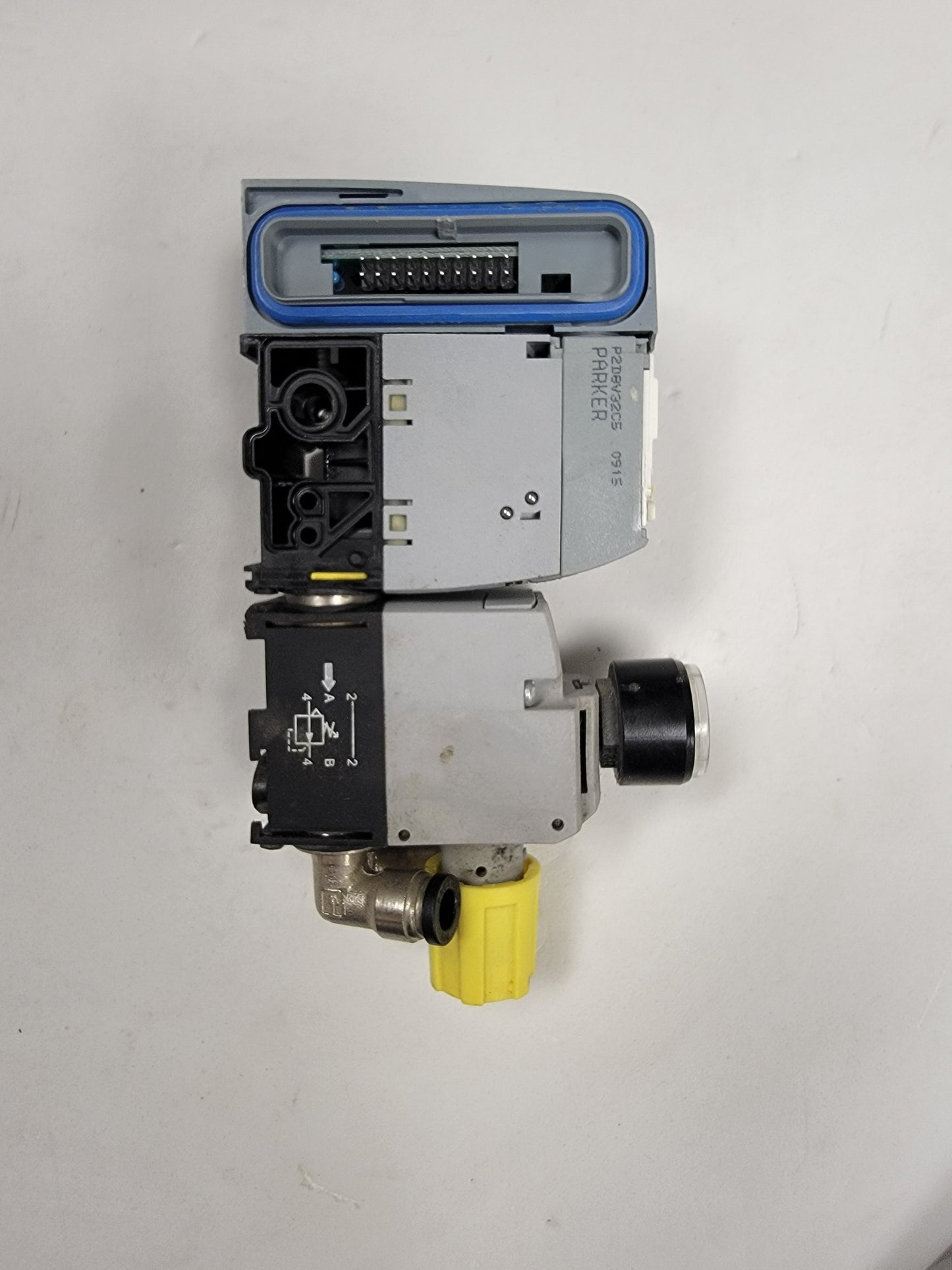 USED-Parker P2M2*4ES Valve-With Regulator