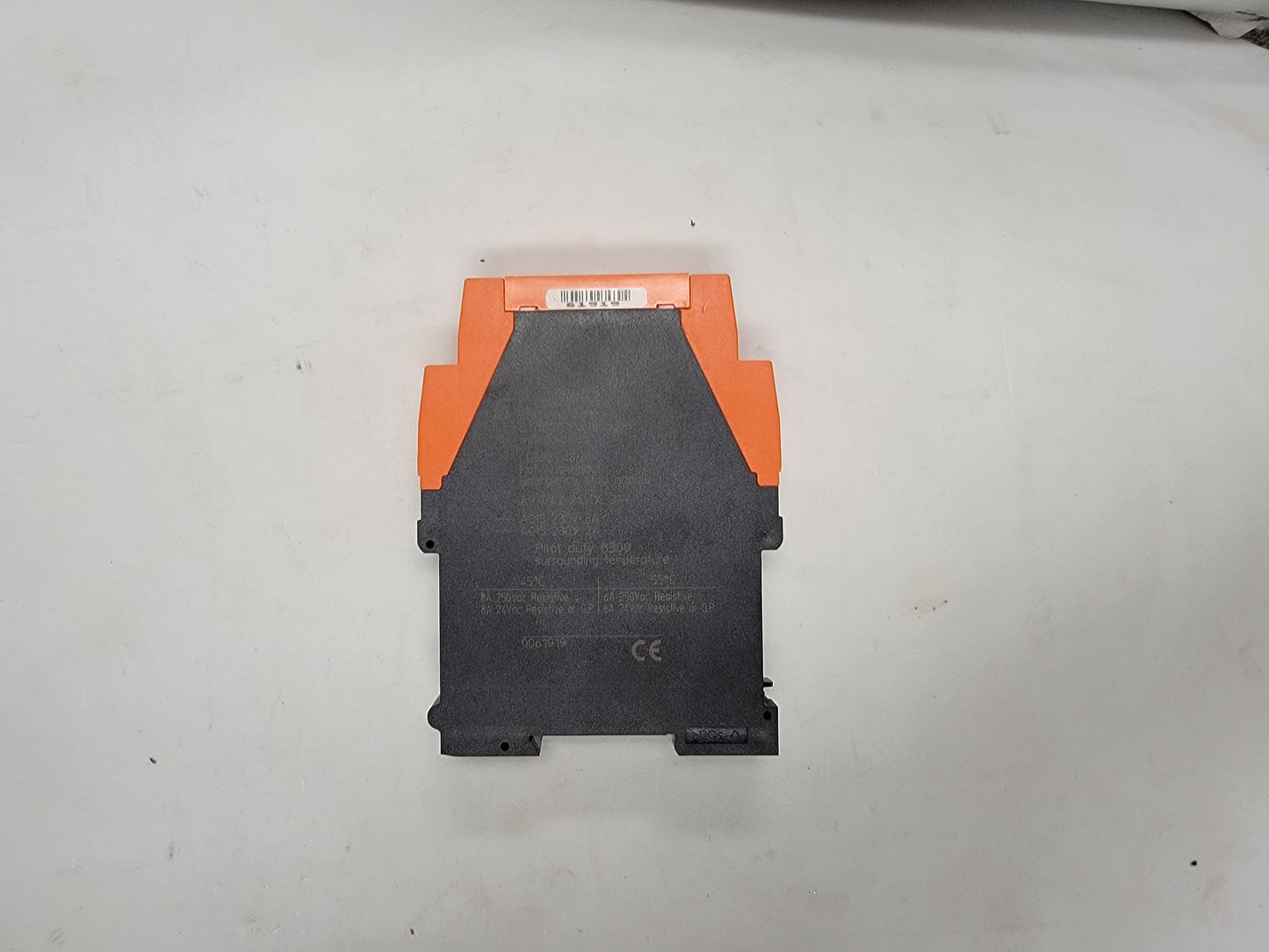 USED-SAFETY RELAY, 24 VAC/DC,3 NO _1 NC CONTACT, 2 CHAN, E-STOP/GATE