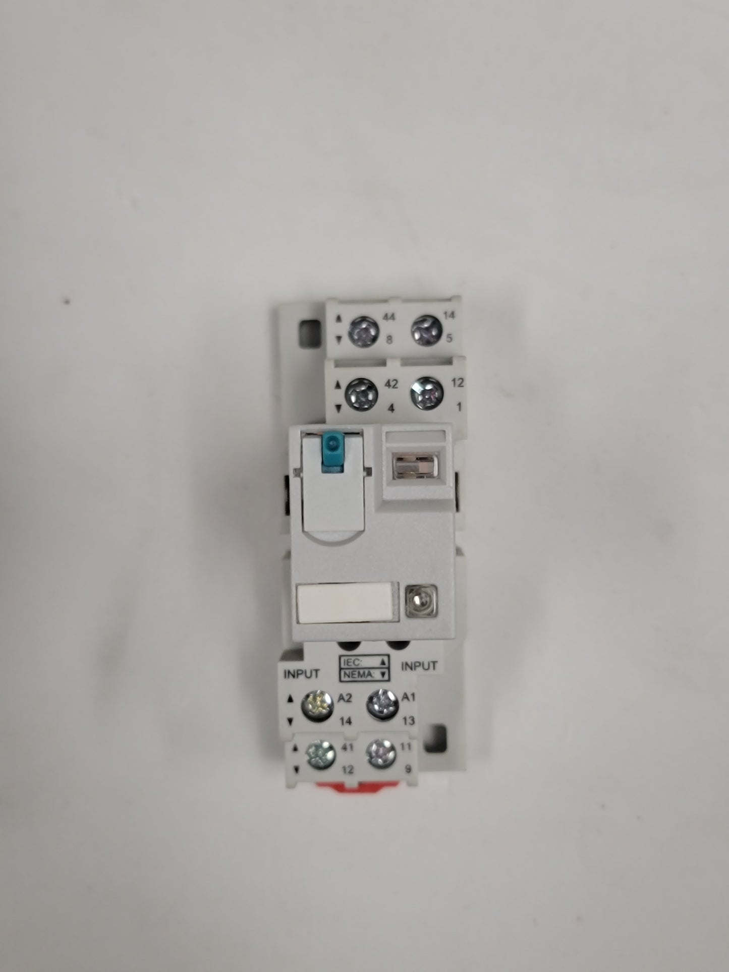 USED-RELAY SOCKET, 8 PIN, SQUARE, DIN MOUNTABLE, FOR 782/AD-70S2